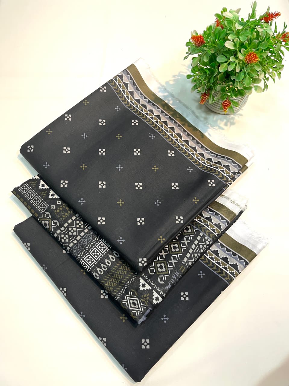 Sahara Lawn 3pc Suit